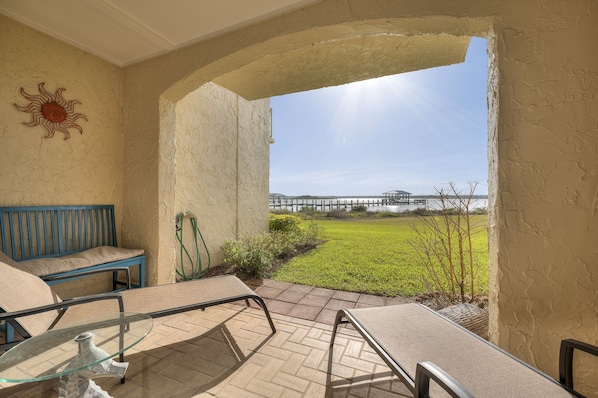 Welcome to Point Matanzas A6 – What a view! You’ll feel yourself start to unwind as soon as you arrive at this gorgeous condo.