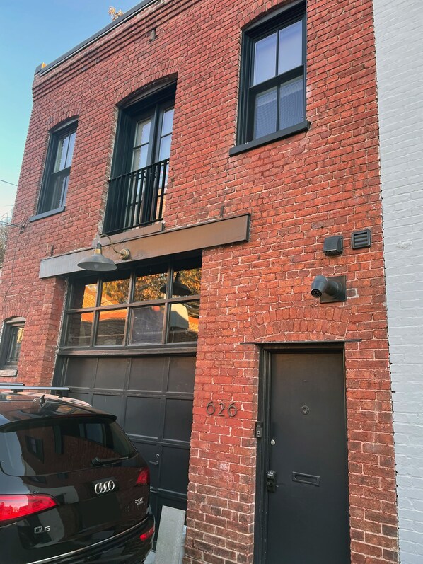 Carriage house access 
