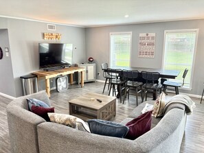 Beautiful spacious living room!