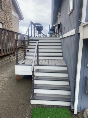 Stairs to front door
