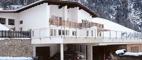 Neige, Bâtiment, Propriété, Fenêtre, Pente, Maison, Arbre, Gelé, Voiture, Véhicule À Moteur