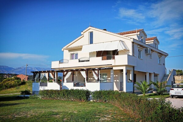 Extérieur maison de vacances [été]