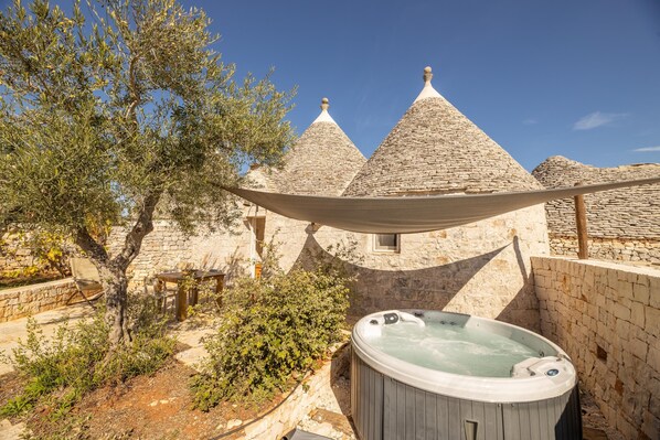 Bain à remous extérieur