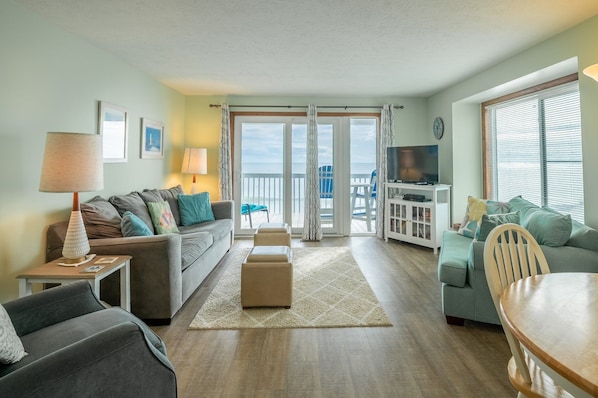 Oceanfront Living Room With Oceanviews