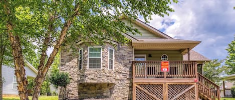 Pigeon Forge Vacation Rental "Wolff Lodge"
