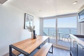 Penthouse Pier View, Whitby - Host & Stay