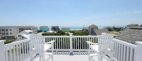 Rooftop Sundeck