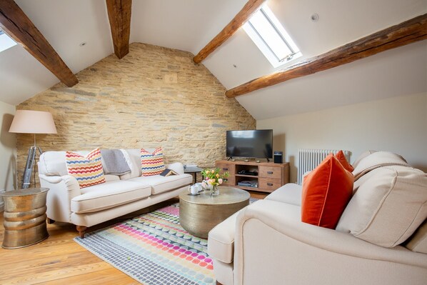 The Hayloft Sitting Room - StayCotswold