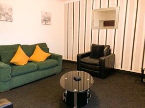 Living Room / Lounge