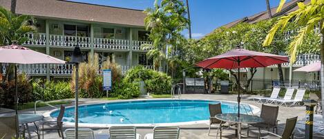 Kona Islander Inn's pool area