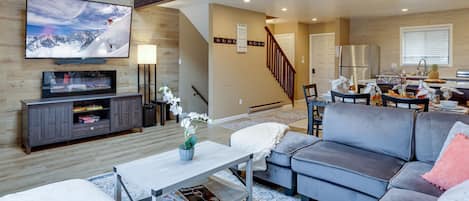 living room and kitchen view