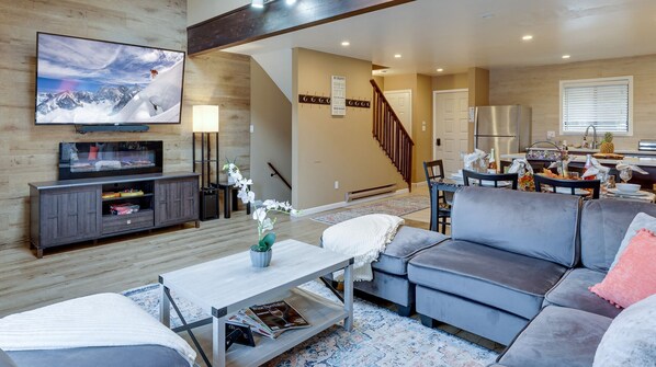 living room and kitchen view