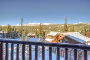 Breathtaking views of Spanish Peaks range. 