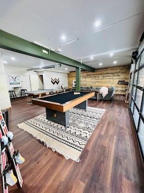 Spielezimmer