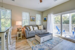 Living Room | Free WiFi