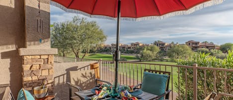Welcome to GOLD CANYON LEGEND, our 3 BR townhouse with engaging views of the 3rd hole at Sidewinder Golf Course.