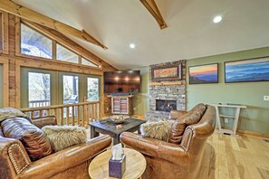 Living Room | Central A/C & Heating | Free WiFi | Suitable for Children