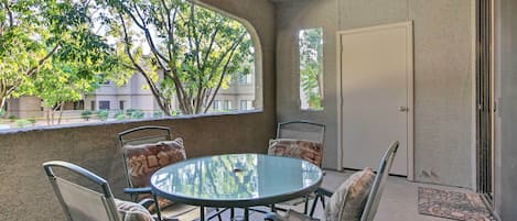 Scottsdale Vacation Rental | 2BR | 2BA | Step-Free Access | 1,302 Sq Ft