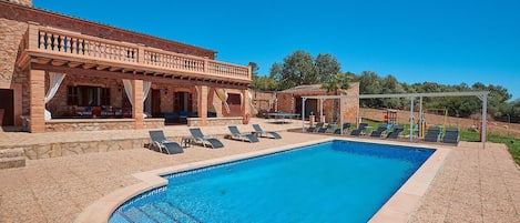 Pool der Finca Villa Lorenzo in Manacor