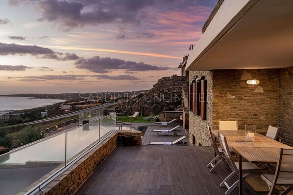 Balcony / Terrace / Patio, Building Exterior, Scenic View