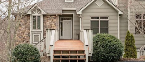 Easy access entrance/end unit.