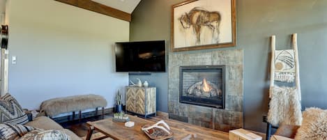 Cozy living room with gas fireplace