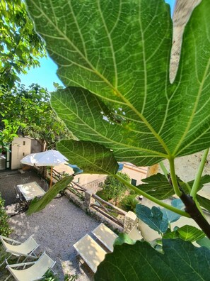 PRIVATE TERRACE
