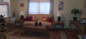Livingroom 55" flat screen and Wifi