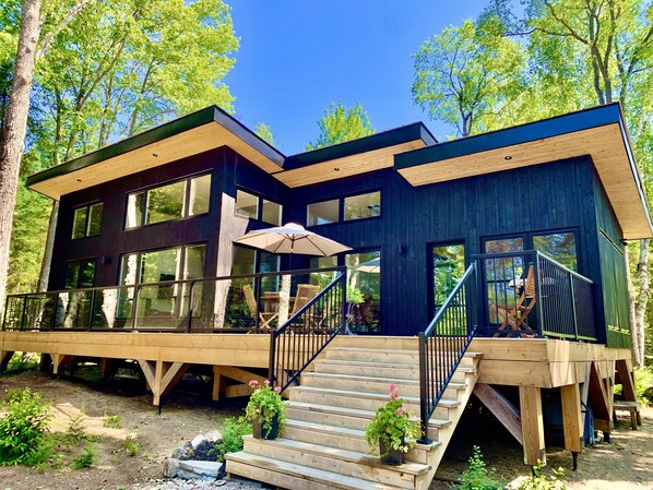 1200 sq ft New Custom built 4 season home for your enjoyment.