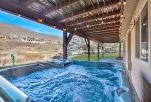 Private hot tub for four