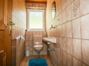 Braun, Eigentum, Armatur, Sinken, Zapfhahn, Fenster, Gebäude, Badezimmer, Holz