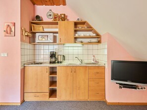 Cabinetry, Countertop, Furniture, Building, Kitchen, Shelving, Wood, Kitchen Stove, Interior Design, Sink