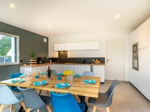 Table, Cabinetry, Property, Furniture, Window, Countertop, Chair, Wood, Living Room, Kitchen & Dining Room Table