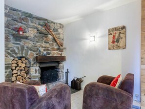Eigentum, Möbel, Couch, Bilderrahmen, Holz, Interior Design, Wohnzimmer, Komfort, Flooring, Hartholz