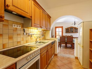 Cabinetry, Countertop, Meubilair, Gootsteen, Eigendom, Wastafel, Hout, Keuken, Fornuis, Toestel Van De Keuken