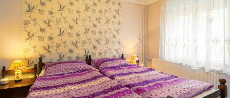 Möbel, Gebäude, Eigentum, Dekoration, Textil, Bettrahmen, Komfort, Bett, Beleuchtung, Interior Design