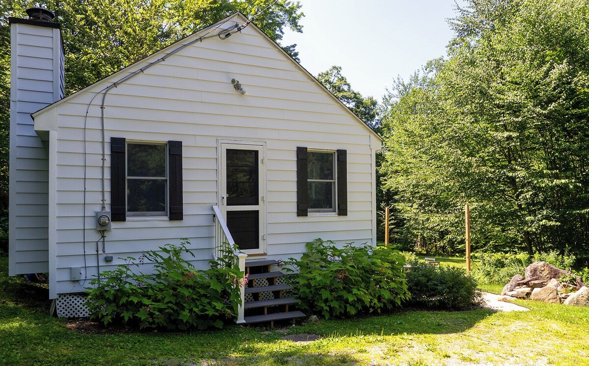 Cottage Retreat in Heart of the Berkshires