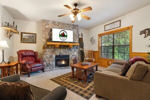 Living Room - Cable TV/DVD, Seasonal Gas Fireplace