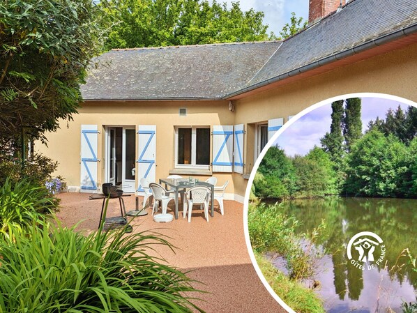 Chez l’Ami, gîte de plain-pied à la Selle-Craonnaise avec étang privé de pêche. 3 chambres pouvant accueillir jusqu’à 6 personnes. Terrasse et préau avec table de pin-ping à disposition.