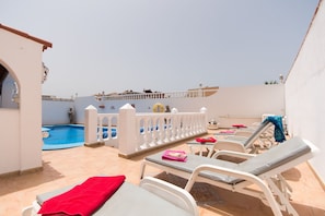 Sun bathing terrace