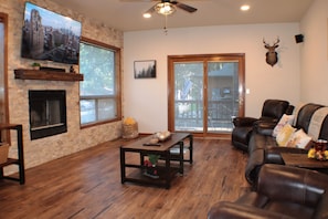 Living Room| Main Level | Free WiFi | Fireplace | Central Heating | Board Games