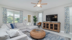 Living Room (Angle)
60" Smart tv