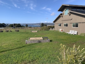 Horseshoes and Corn hole with a view of the Pacific!