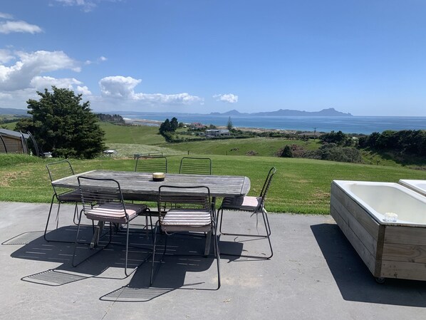 Expansive views of Waipu Cove and Bream Bay