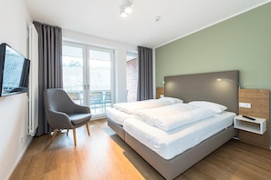 Schlafzimmer mit Doppelbett