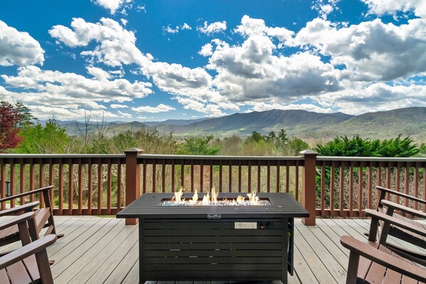 Amazing Smoky Mountain views from our deck!