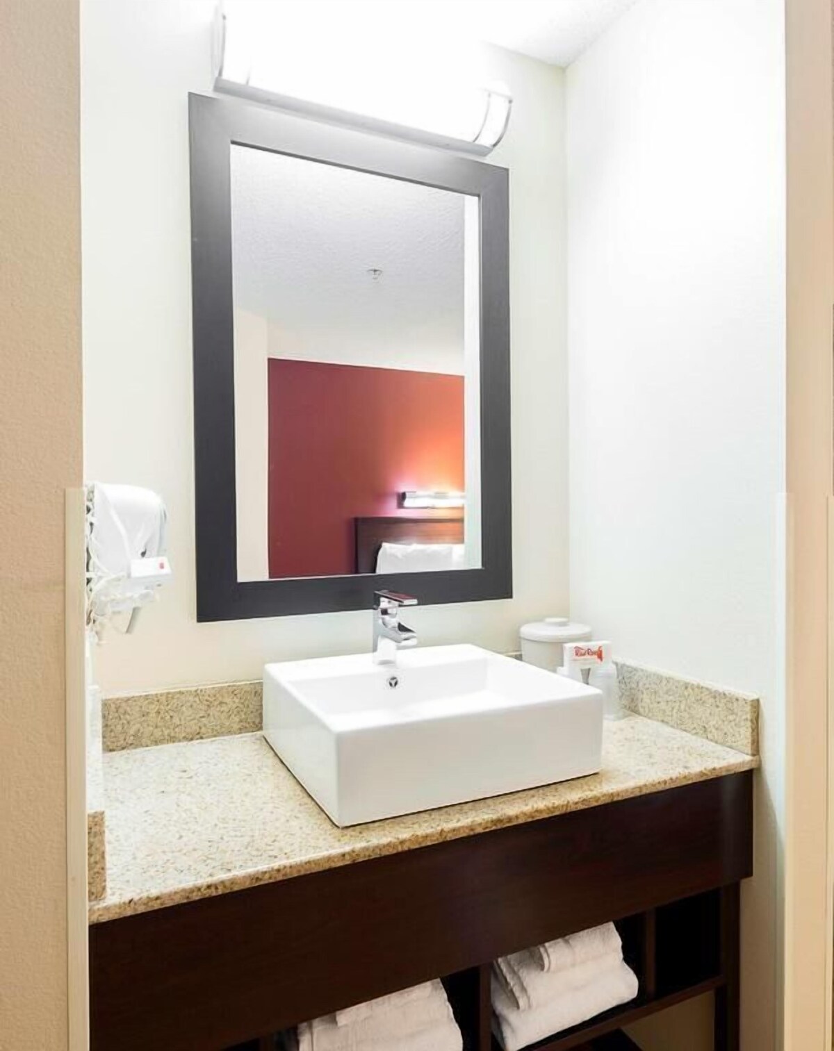 Vacation Starts Here! Pet Friendly Property, Near Logan Airport!