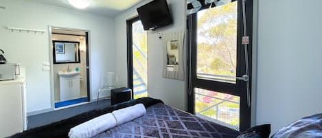 Bedroom 4 - Sleeps 2 with private TV, kitchenette(bar fridge, microwave, kettle)