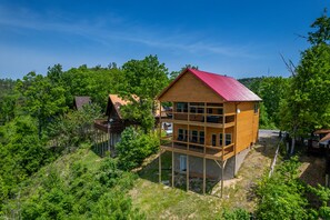 Pigeon Forge Cabin Chasing Views