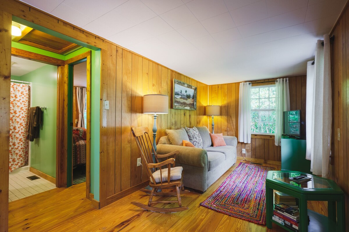 PRETTY Nice PLACE – Rustic cabin at Dupont Forest